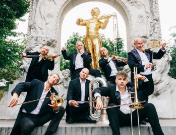 MNOZIL BRASS - STRAU$$ MADETOJAN SALISSA LA 24.4.27 KLO 18.00! Mnozil Brass – Strau$$