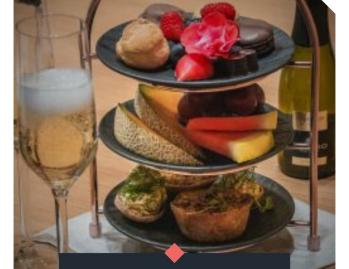 Ravintola Preludin väliaikatarjoilut Oulun Musiikkikeskuksen esitysten yhteydessä viimeistelevät