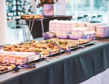 Konserttitarjoilutilauksesi voit tehdä ja maksaa näppärästi jo etukäteen netissä. Näin pääset