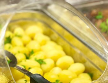 Tervetuloa lounaalle ravintola Preludiin! Tänään keskiviikkona lounaslistaltamme on:

🧆